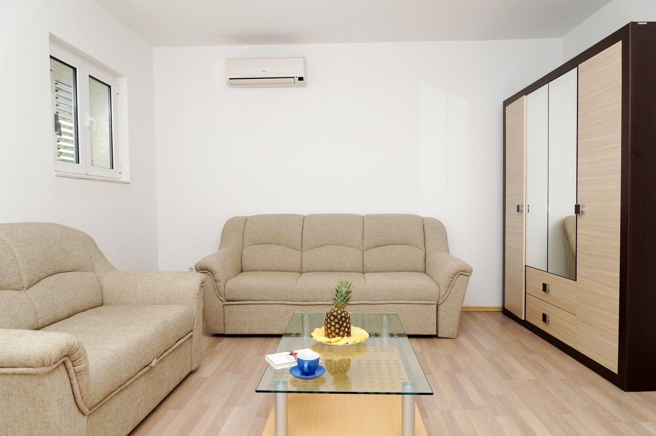 Apartments Apple Cat Montenegro Ko Bijela Exterior photo