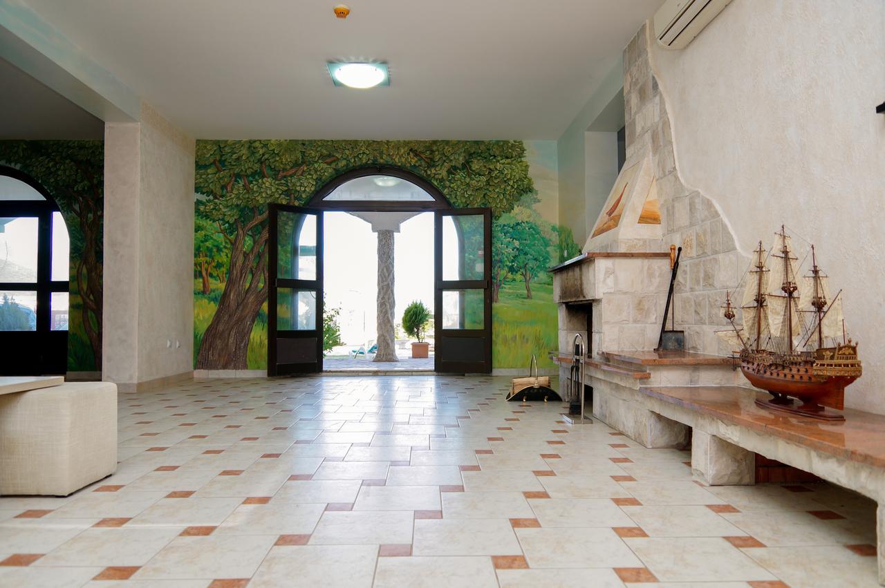 Apartments Apple Cat Montenegro Ko Bijela Exterior photo